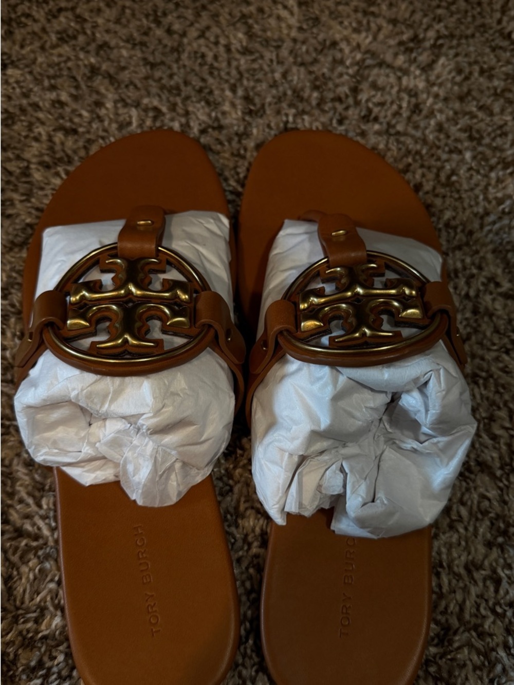 Tory Burch Leather Sandals in Cognac with Gold Medallion 8.5 - Brand New! - Picture 3 of 3